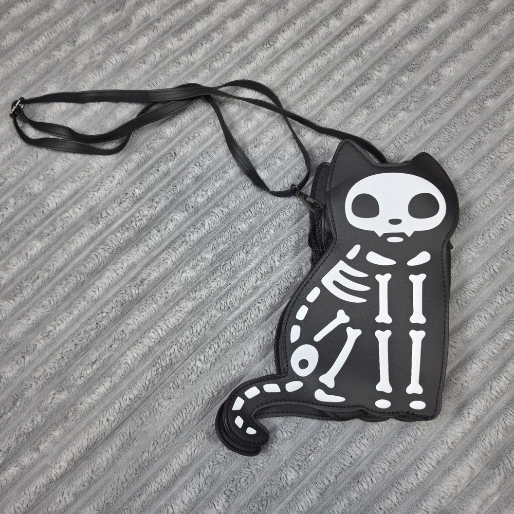 Spirit Halloween Skeleton Ghost Crossbody Bag Black Glow In The Dark Chain Strap
